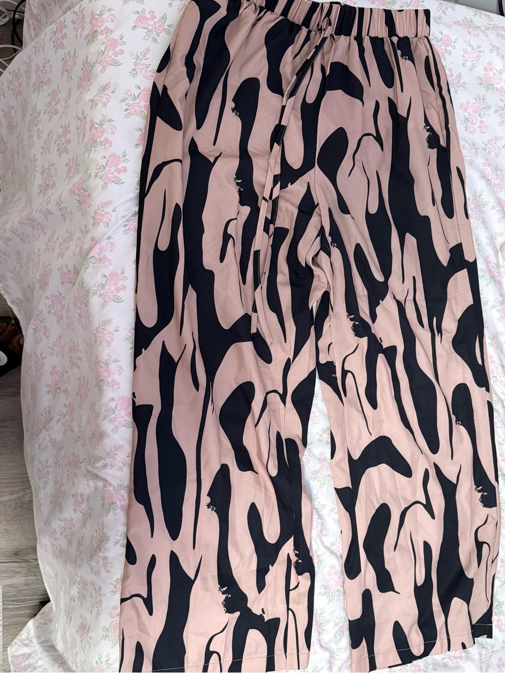 Fashion Nova Taupe & Black Abstract Wide Leg Pants - Picture 4 of 7